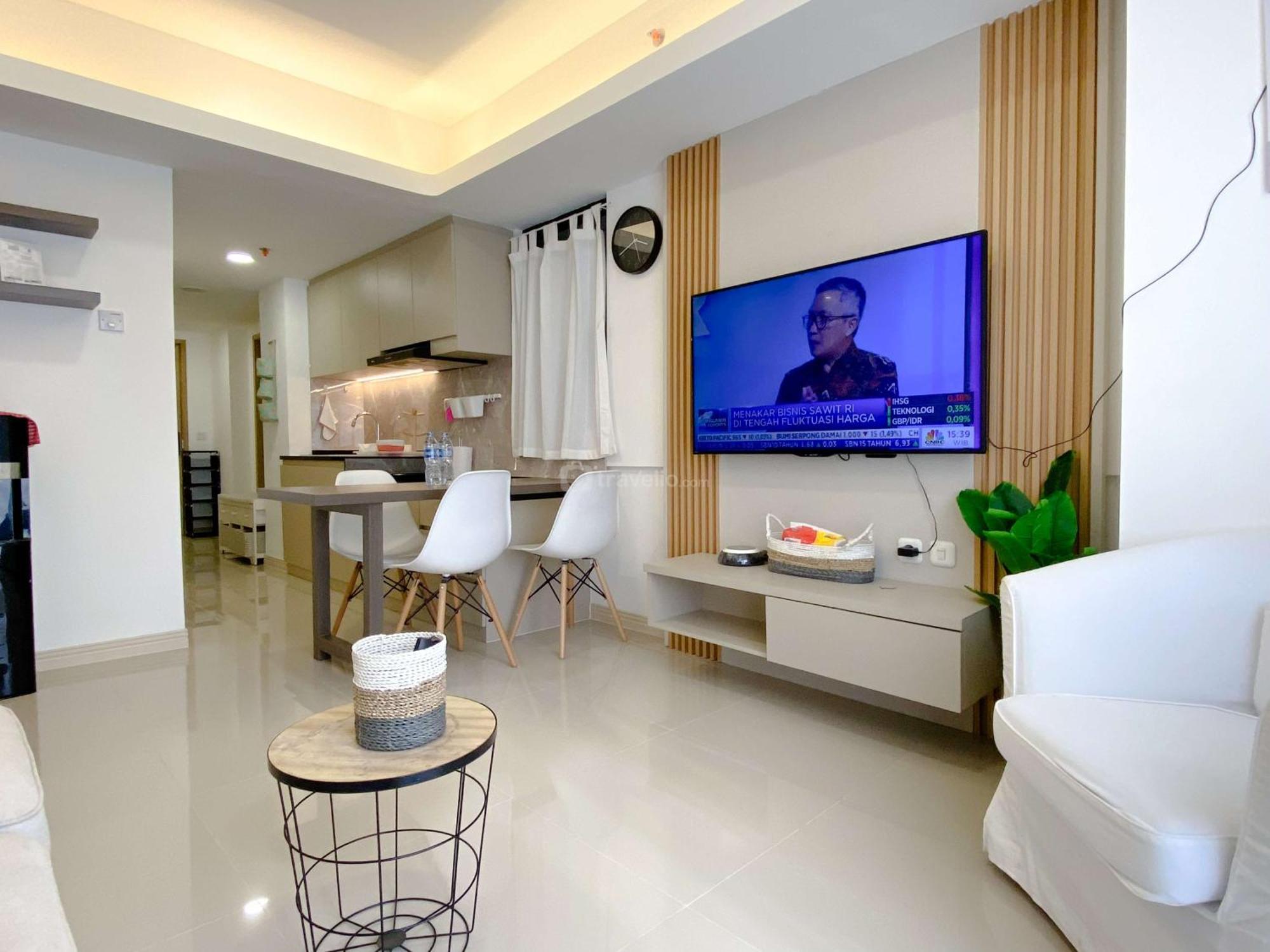 Best Deal And Comfy 2Br At Meikarta Apartment By Travelio Cikarang Esterno foto